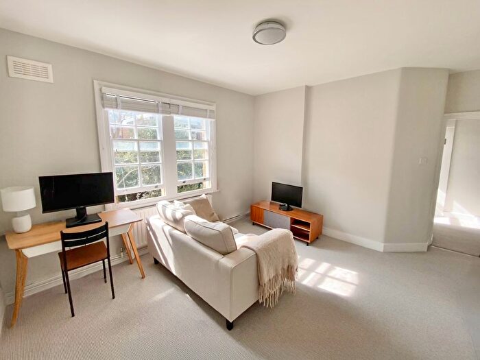 1 Bedroom Flat To Rent In Merrow Street, Walworth Village, SE17