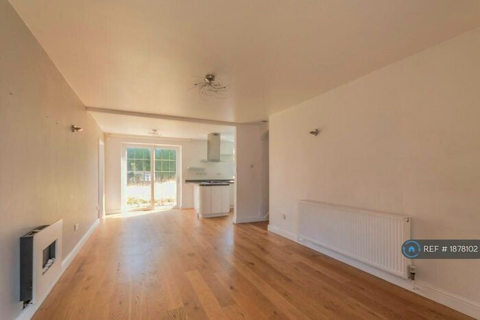 5 Bedroom Detached House To Rent In Farndon Way, Birmingham, B23