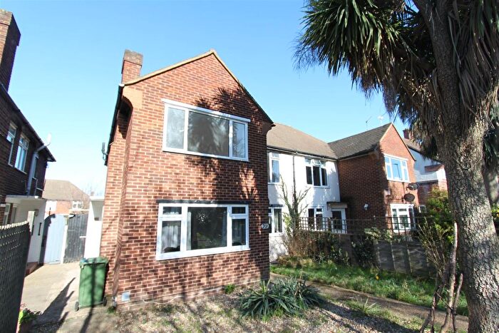 2 Bedroom Maisonette To Rent In Mottingham Road, Mottingham, London, SE9