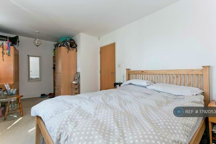 1 Bedroom Flat To Rent In Morton Close, London, E1