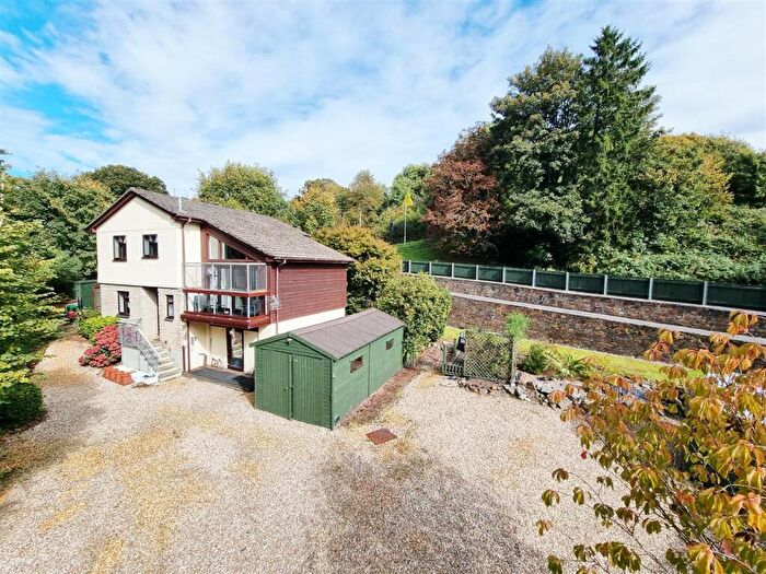 3 Bedroom Detached House For Sale In Brookside Close, Launceston, PL15
