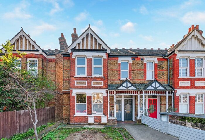 3 Bedroom Maisonette For Sale In Little Ealing Lane, London, W5