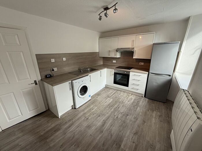 3 Bedroom Flat To Rent In Strathmartine Road, Dundee, DD3