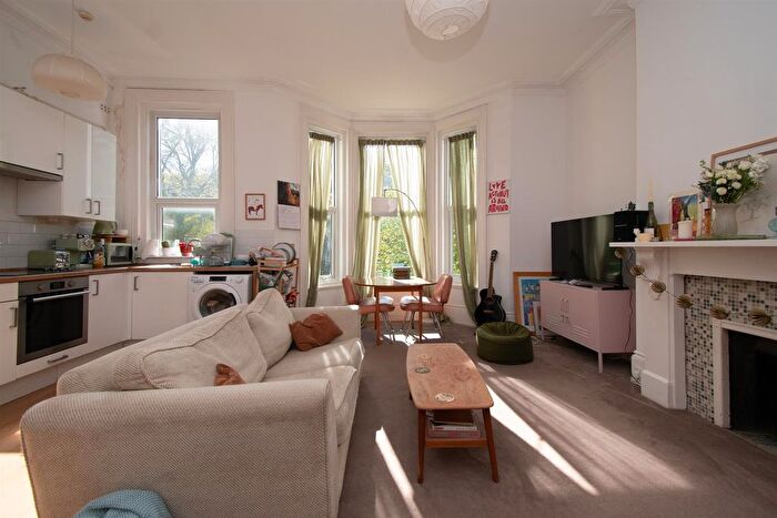 2 Bedroom Flat For Sale In London Road, Hastings, TN37
