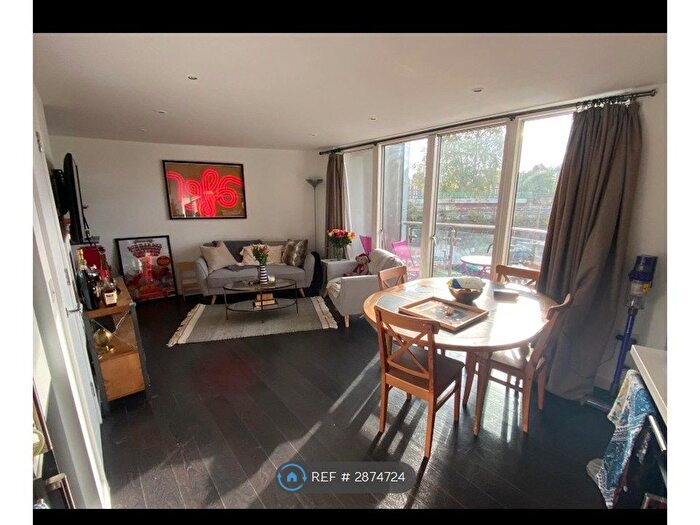 2 Bedroom Flat To Rent In Bellefields Road, London, SW9