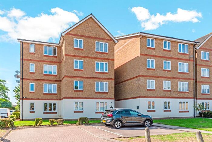 Flat To Rent In Longfield Drive, Mitcham, CR4