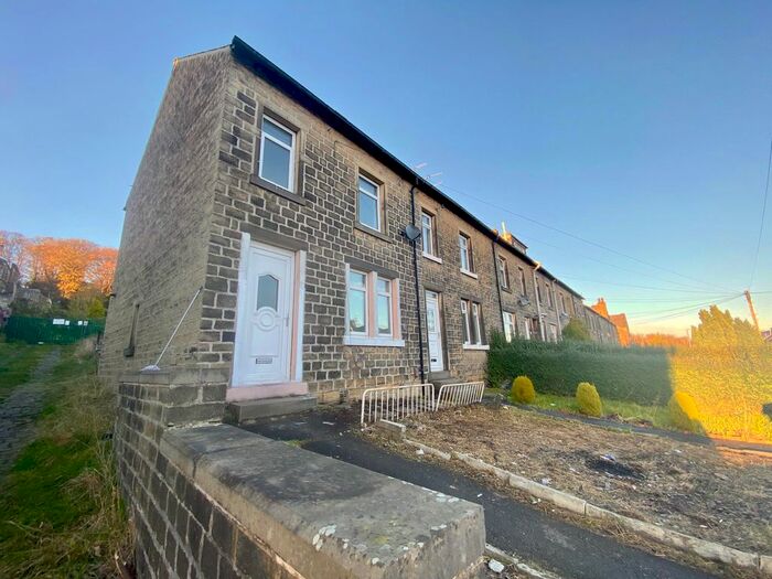 3 Bedroom End Of Terrace House To Rent In Victoria Road, Lockwood, Huddersfield HD1