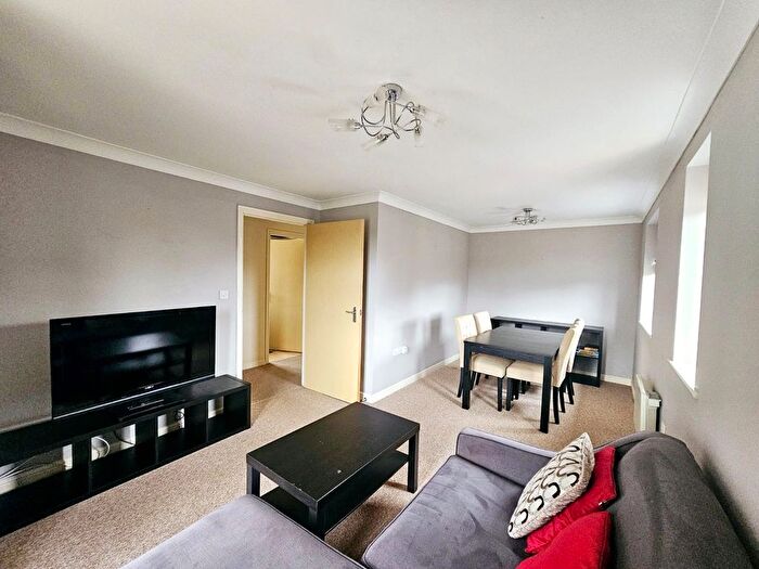 2 Bedroom Flat To Rent In Hill Lane, Southampton, SO15