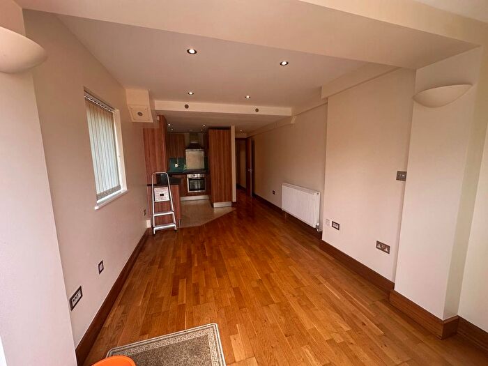 2 Bedroom Flat To Rent In Chatsworth Road, Hackney, E5