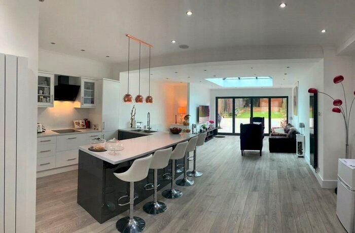 3 Bedroom Terraced House To Rent In Conway Road, London, N14