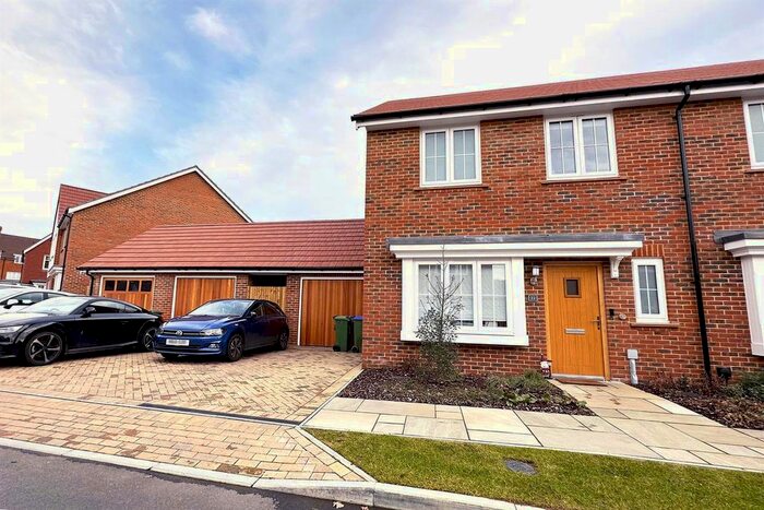 3 Bedroom End Of Terrace House To Rent In Tilney Drive, Horsham, West Sussex, RH12