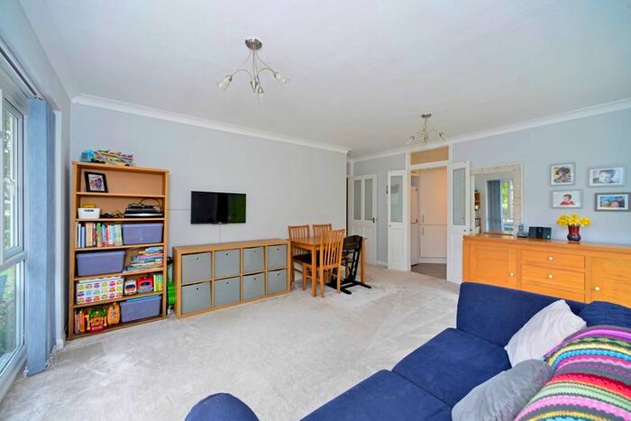 2 Bedroom Flat To Rent In Charterhouse Road, Godalming, GU7