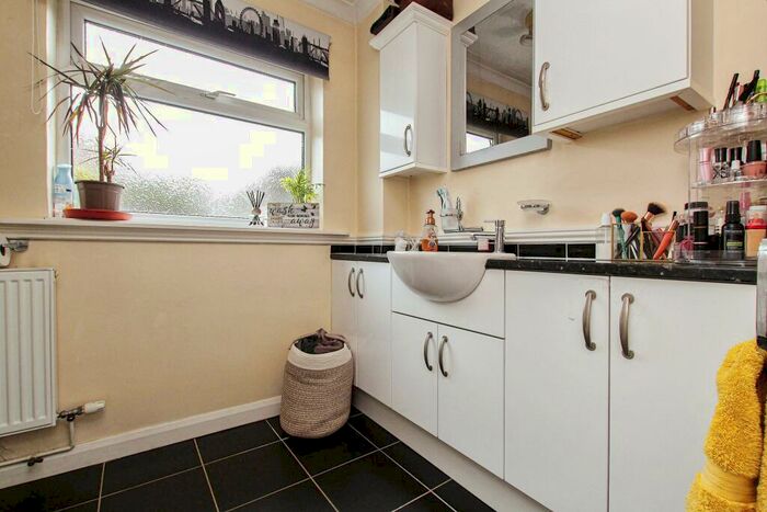 2 Bedroom Bungalow For Sale In Tithe Avenue, Beck Row, Bury St. Edmunds, IP28