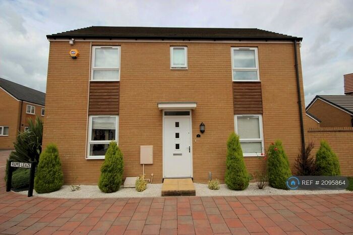 3 Bedroom Detached House To Rent In Rams Leaze, Patchway, Bristol, BS34