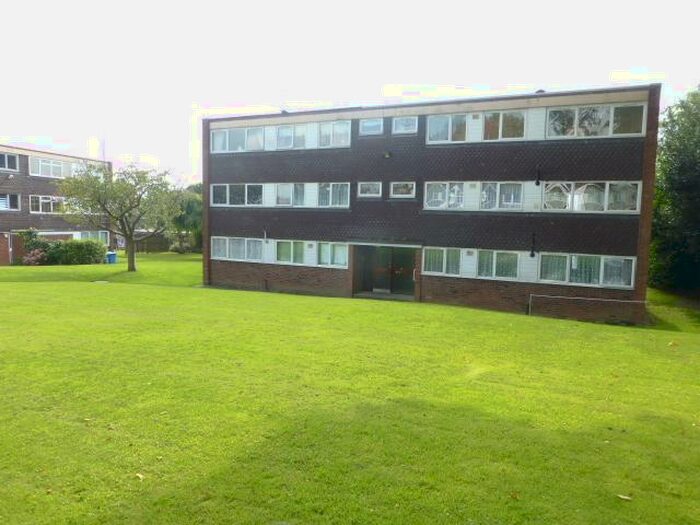 2 Bedroom Flat To Rent In Cedarhurst, Harborne, Birmingham, B32