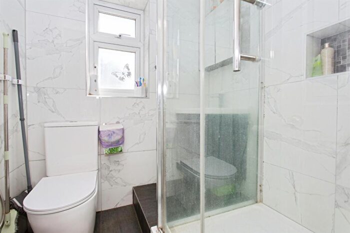 3 Bedroom End Of Terrace House For Sale In Armitage Way, Cambridge, CB4