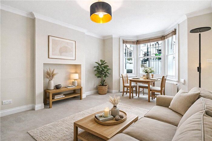 1 Bedroom Flat To Rent In Earls Court Gardens, Earls Court, London, SW5