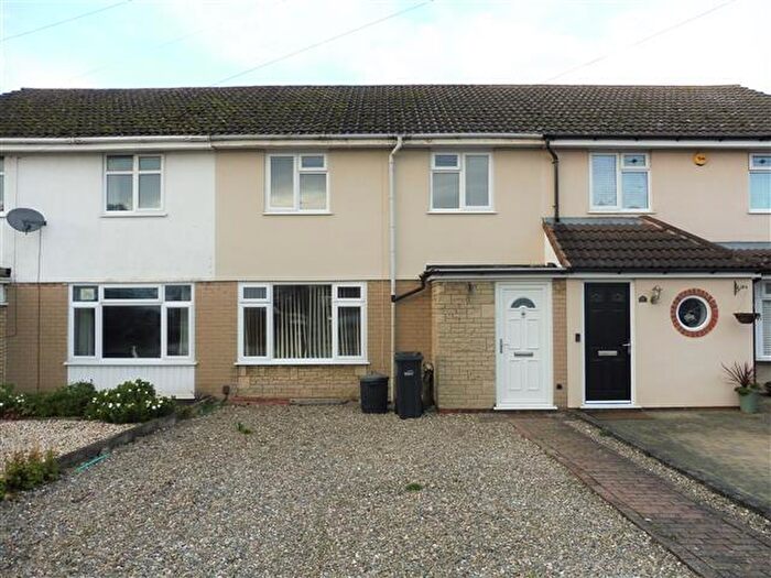3 Bedroom House To Rent In Finchfield Close, DY8