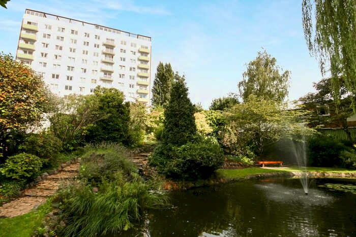 2 Bedroom Flat To Rent In Eaton Drive, Kingston Upon Thames, Surrey, KT2