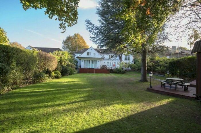 5 Bedroom Detached House To Rent In Highfield Road, Purley, CR8
