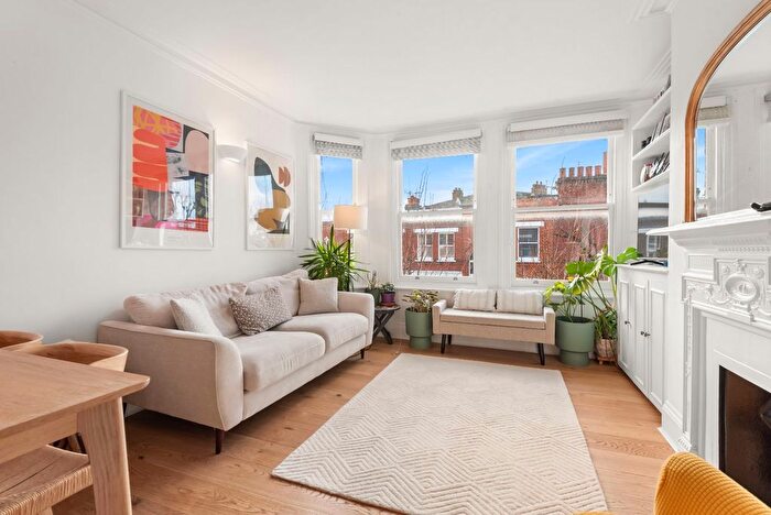 3 Bedroom Flat For Sale In Rostrevor Mansions, Rostrevor Road, SW6