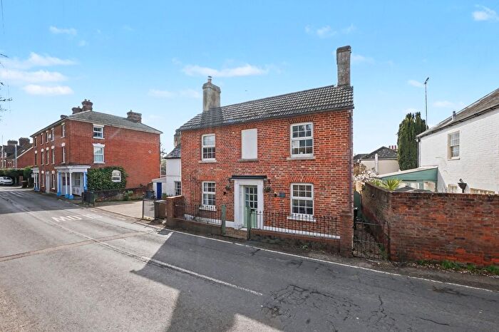 3 Bedroom Detached House For Sale In Tonbridge Road, Wateringbury, ME18
