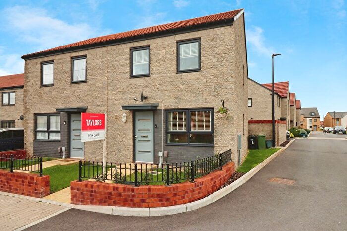 3 Bedroom Semi Detached House For Sale In Taylor Crescent, Bristol, Avon, BS37