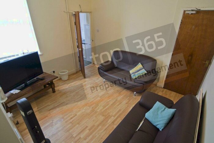 5 Bedroom Town House To Rent In *£pppw Incl Bills + Two Free Large Papa John’s Pizzas Weekly (T+C’s Apply)* Bentinck Road, Hyson Green, NG7