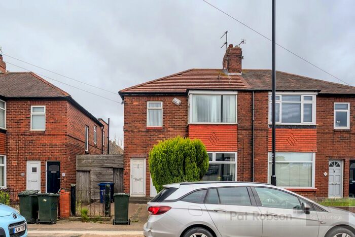 2 Bedroom Flat To Rent In Benfield Road, Heaton, NE6