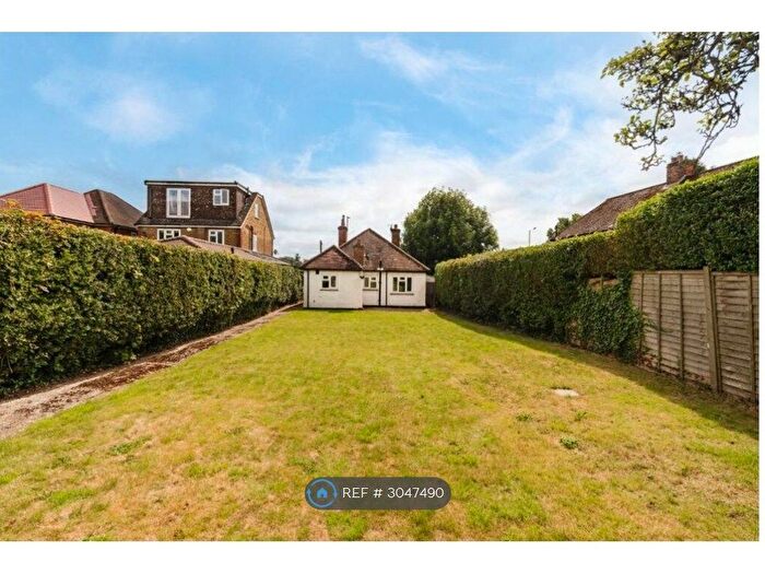 2 Bedroom Detached House To Rent In Amersham Road, Beaconsfield, HP9