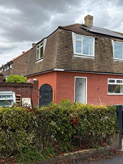 3 Bedroom Detached House To Rent In North Hill Green, Romford, RM3