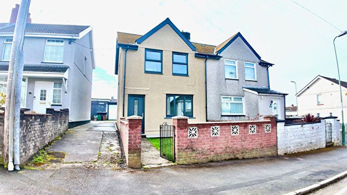3 Bedroom Semi Detached House For Sale In Pencoed Avenue, Cefn Fforest, NP12