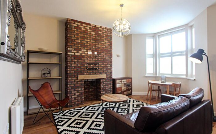 2 Bedroom Private Hall To Rent In Howard Gardens, Roath, CF24