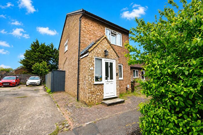 2 Bedroom End Of Terrace House For Sale In Chedworth Close, Northampton, NN3