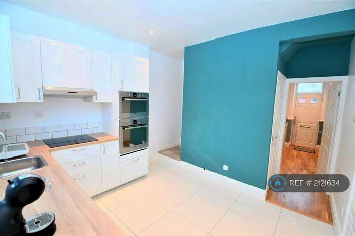 2 Bedroom Terraced House To Rent In Thornfield Street, Salford, M5