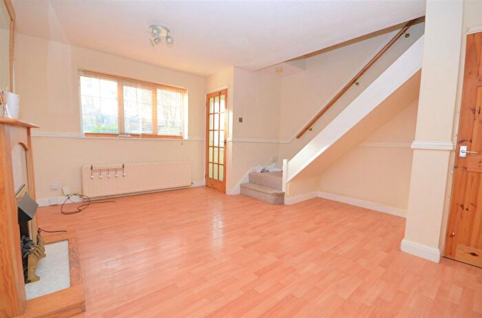 2 Bedroom Terraced House To Rent In Sorrel Close, Luton, LU3