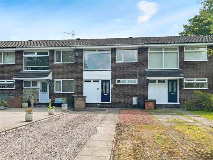 3 Bedroom Mews For Sale In Avon Drive, Congleton, CW12