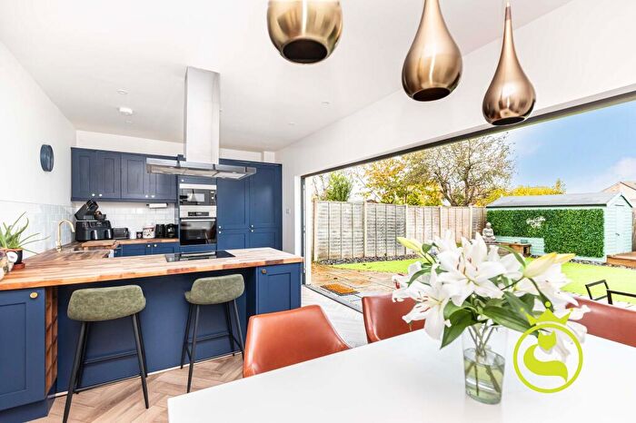 4 Bedroom Detached House For Sale In Chatsworth Road, Poole, BH14