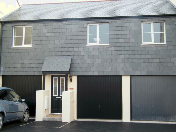 2 Bedroom Flat To Rent In St Austell, PL25