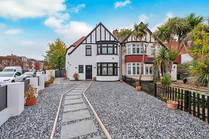 4 Bedroom Semi-Detached House For Sale In The Vale, London, NW11