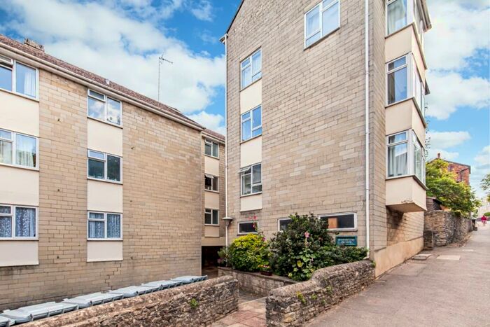 1 Bedroom Apartment To Rent In Brookside Court, Woodstock, OX20