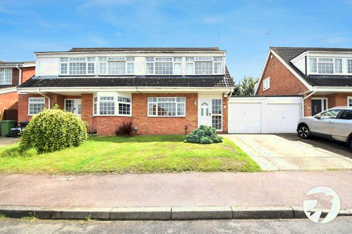 3 Bedroom Semi-Detached House To Rent In Waylands, Swanley, BR8