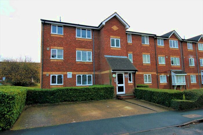 2 Bedroom Flat To Rent In Chiswell Court, Sandown Road, Watford WD24