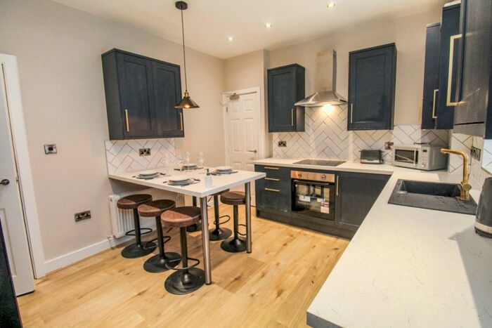 5 Bedroom Terraced House To Rent In Ashville Avenue, Hyde Park, LS6