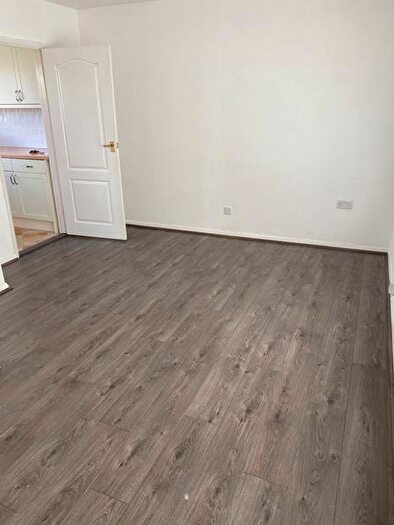 2 Bedroom Bungalow To Rent In South Close, Rushden, NN10