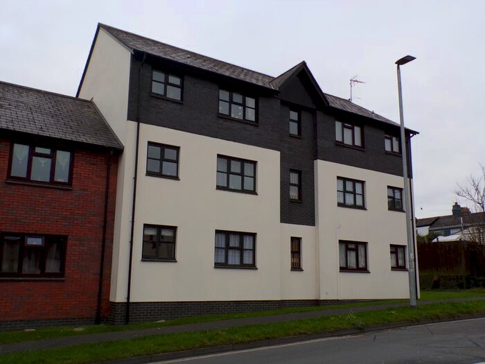 1 Bedroom Flat To Rent In Hollowtree Court, Barnstaple EX32
