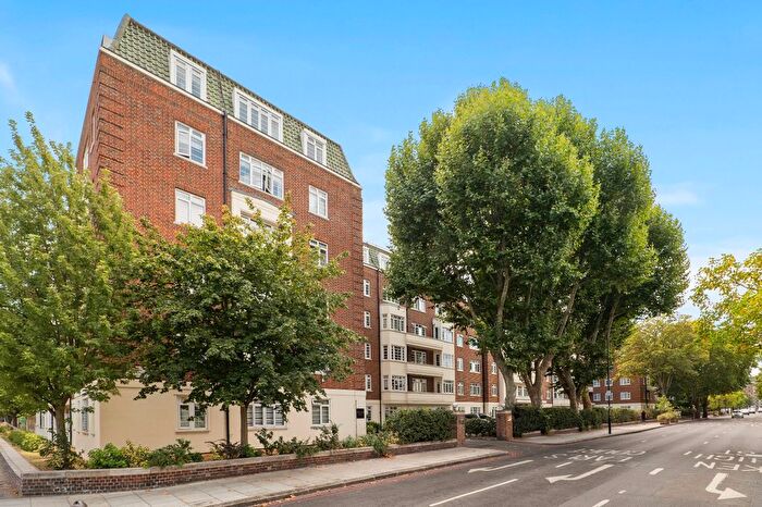 2 Bedroom Flat For Sale In Chatsworth Court, Pembroke Road, W8