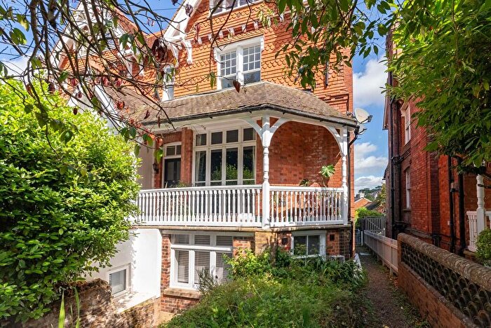 1 Bedroom Flat To Rent In Knoll Road, Dorking, RH4