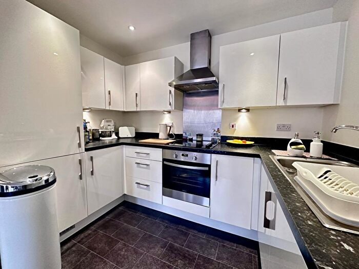 1 Bedroom Flat To Rent In Archers Road, Central, SO15