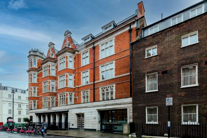 2 Bedroom Flat To Rent In Green Street, Mayfair, London, W1K